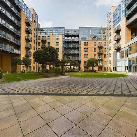 City Apartment In Great Location With A Balcony & Parking Possible - West One Sheffield Esterno foto