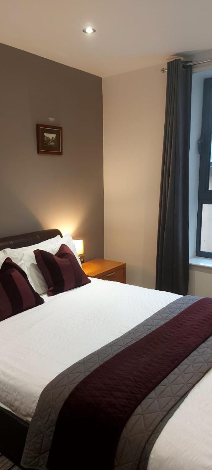 City Apartment In Great Location With A Balcony & Parking Possible - West One Sheffield Esterno foto