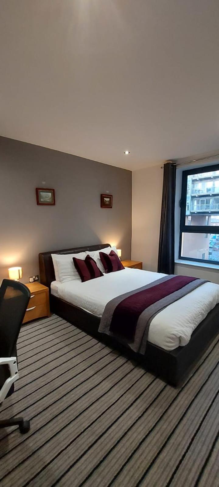 City Apartment In Great Location With A Balcony & Parking Possible - West One Sheffield Esterno foto